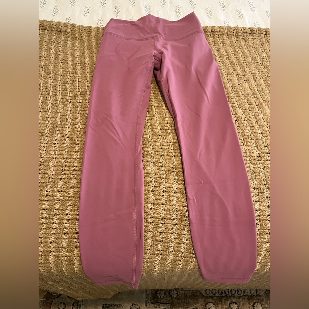 Wonder train 25” leggings in velvet dust. NWOT. Worn once